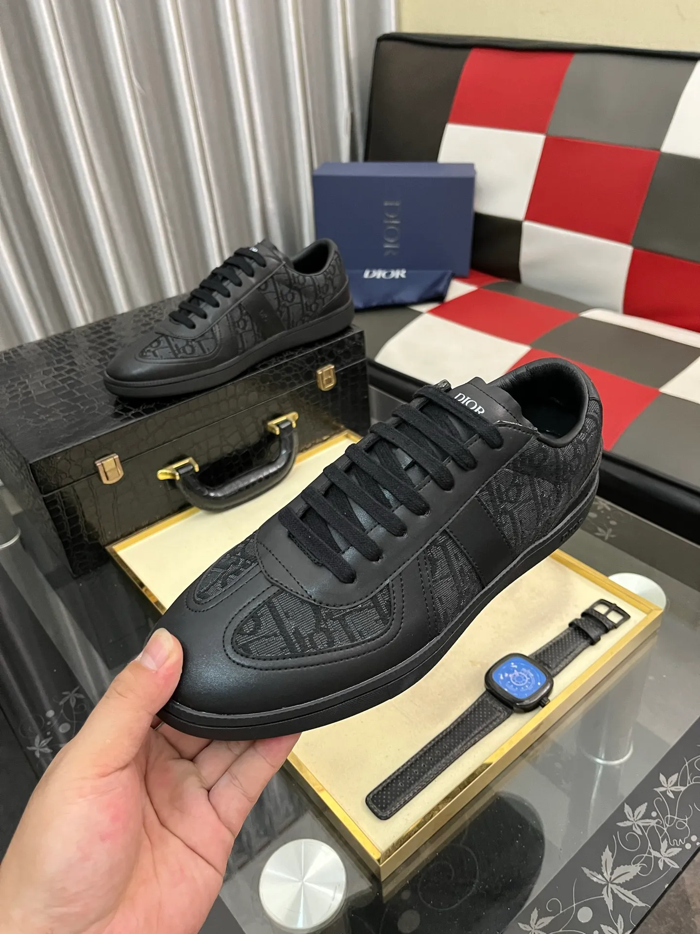 Men's shoes 💰380⌚️⌚️ 【Dior*DIAO】original quality.~ Unique modern style sneakers. 🏃A must-have casual shoe for trendy men😍😍 Original brand imported from Italy, imported original leather, sheep lining (refuses to discolor and grind feet) Sole: Original sole provided by the original factory, French lazy style design ⚠️Fit to the feet, original quality, super comfortable original sole. Code number: 38-445️⃣Colors available